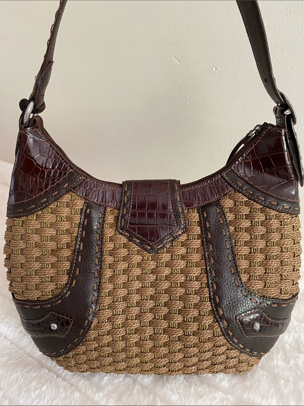 Brighton Brown Jute and Leather Woven Shoulder Bag In Tan and Brown - Picture 5 of 17